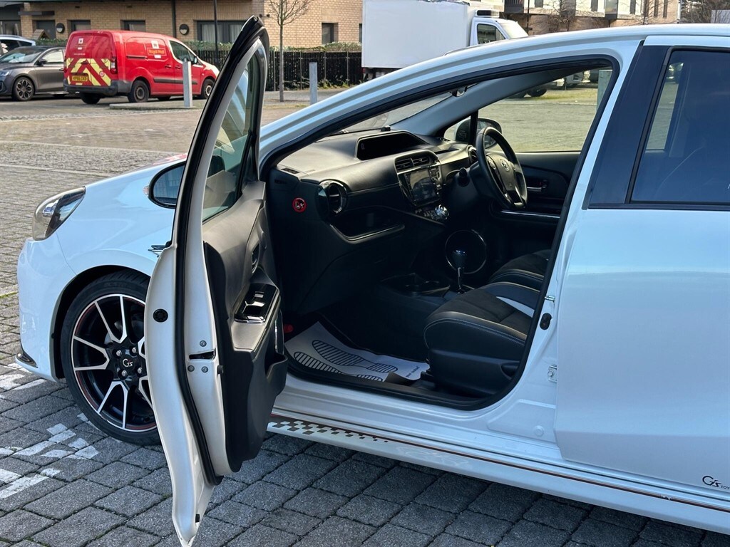 Used Toyota Yaris 2015 for sale - 77819215: Photo 60