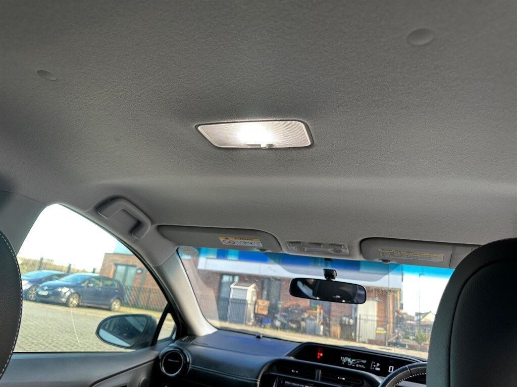 Used Toyota Yaris 2015 for sale - 77819215: Photo 75