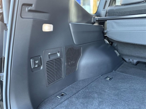 Used Toyota Landcruiser 2024 for sale - 75570305: Photo 32
