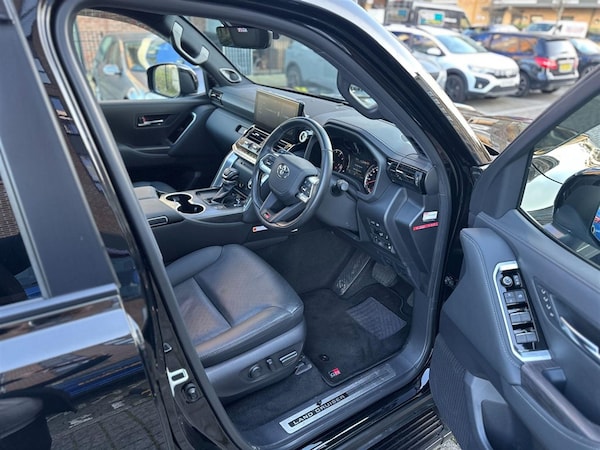 Used Toyota Landcruiser 2024 for sale - 75570305: Photo 57