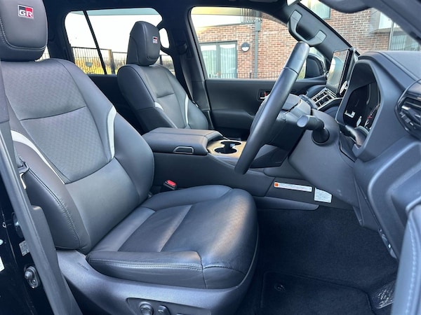 Used Toyota Landcruiser 2024 for sale - 75570305: Photo 59
