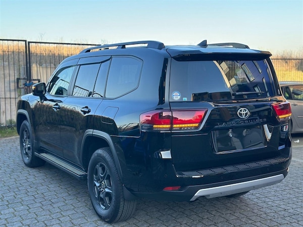 Used Toyota Landcruiser 2024 for sale - 75570305: Photo 8