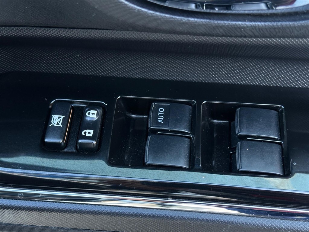 Used Toyota Yaris 2015 for sale - 77232420: Photo 22