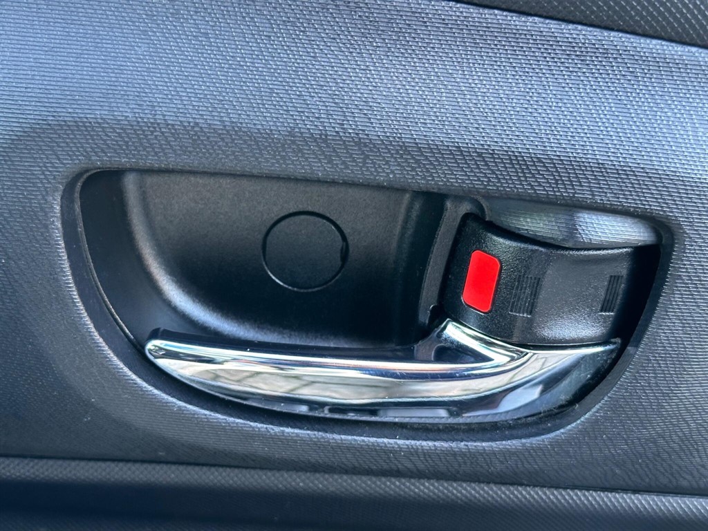 Used Toyota Yaris 2015 for sale - 77232420: Photo 23