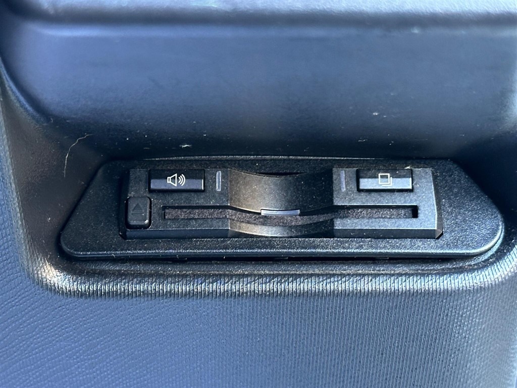 Used Toyota Yaris 2015 for sale - 77232420: Photo 25