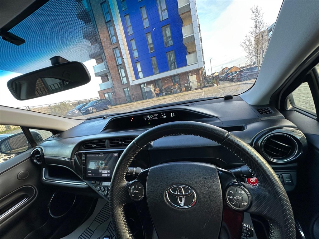 Used Toyota Yaris 2015 for sale - 77232420: Photo 56