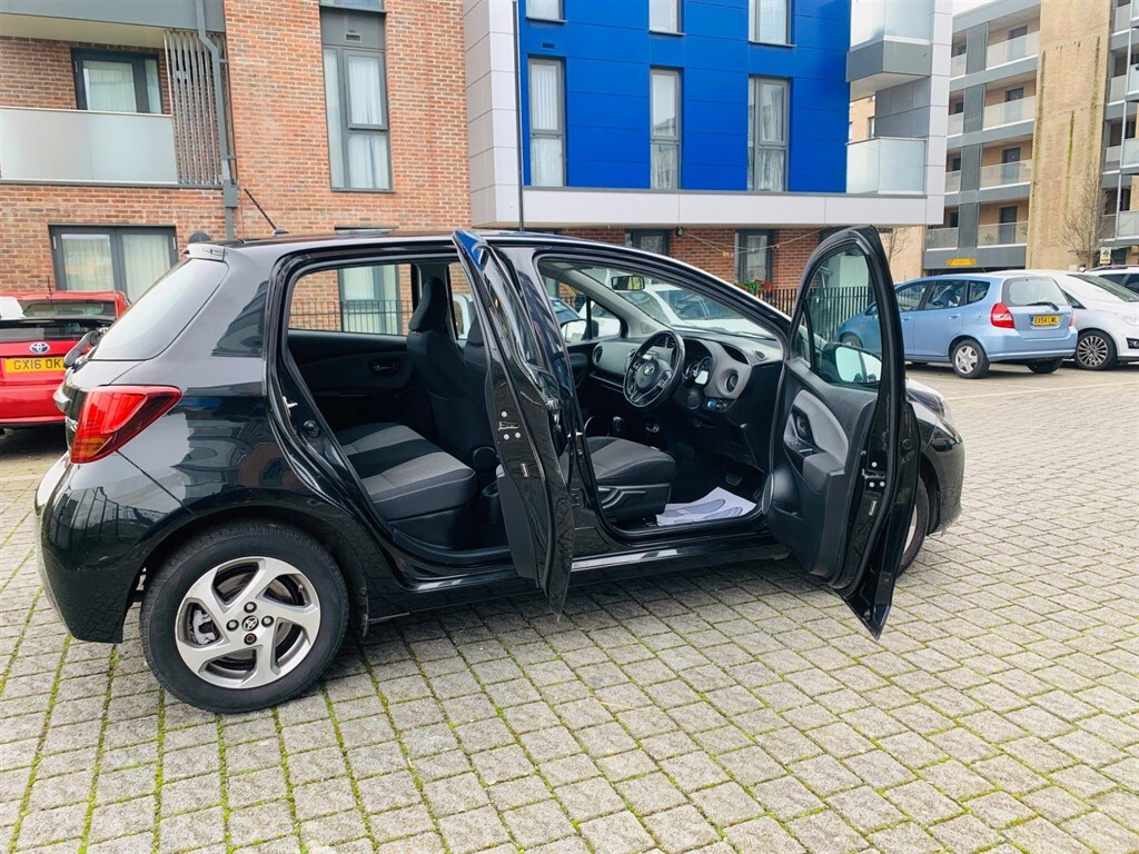 Used Toyota Yaris 2015 for sale - 77627821: Photo 12