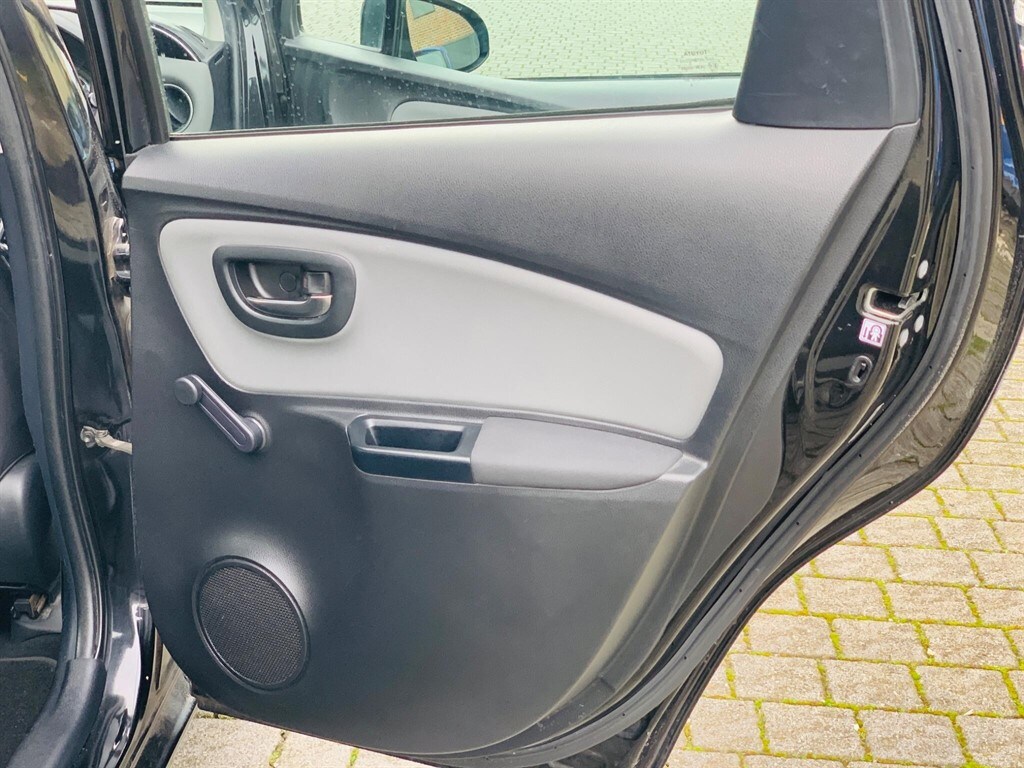 Used Toyota Yaris 2015 for sale - 77627821: Photo 34