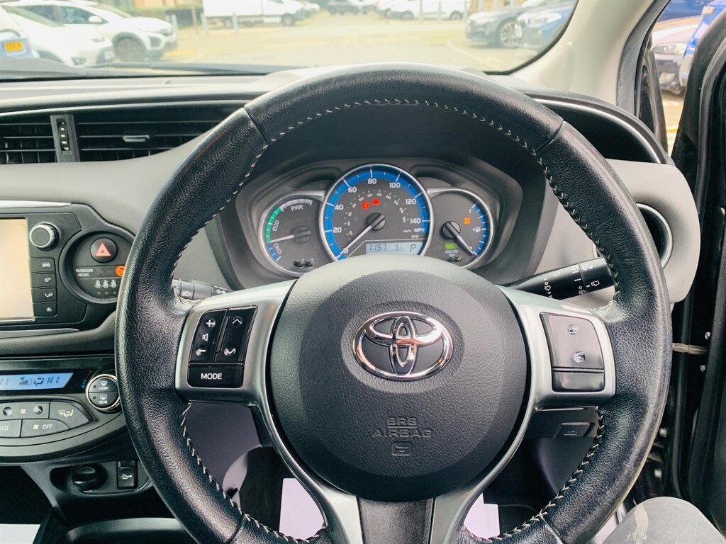 Used Toyota Yaris 2015 for sale - 77627821: Photo 43