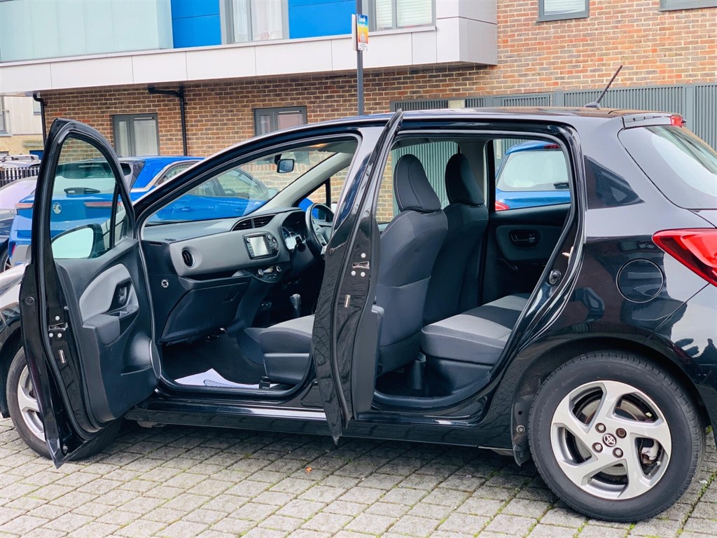 Used Toyota Yaris 2015 for sale - 77627821: Photo 9