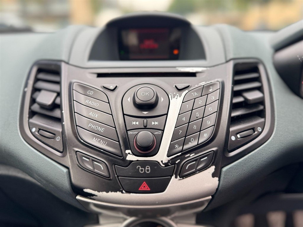 Used Ford Fiesta 2010 for sale - 76079540: Photo 10