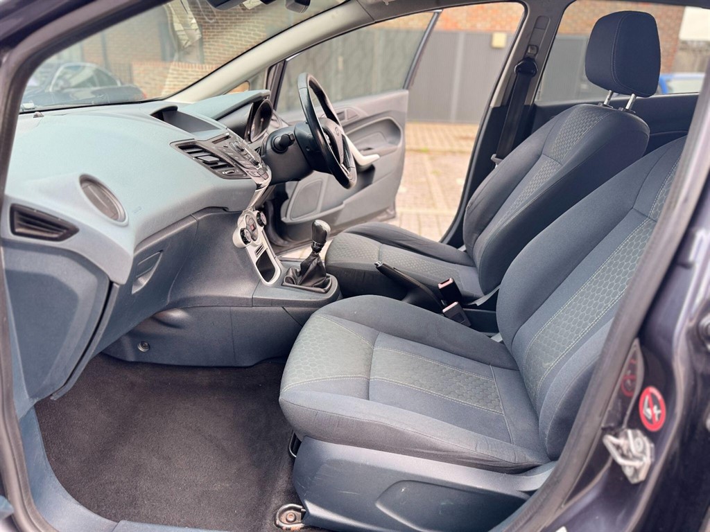 Used Ford Fiesta 2010 for sale - 76079540: Photo 24