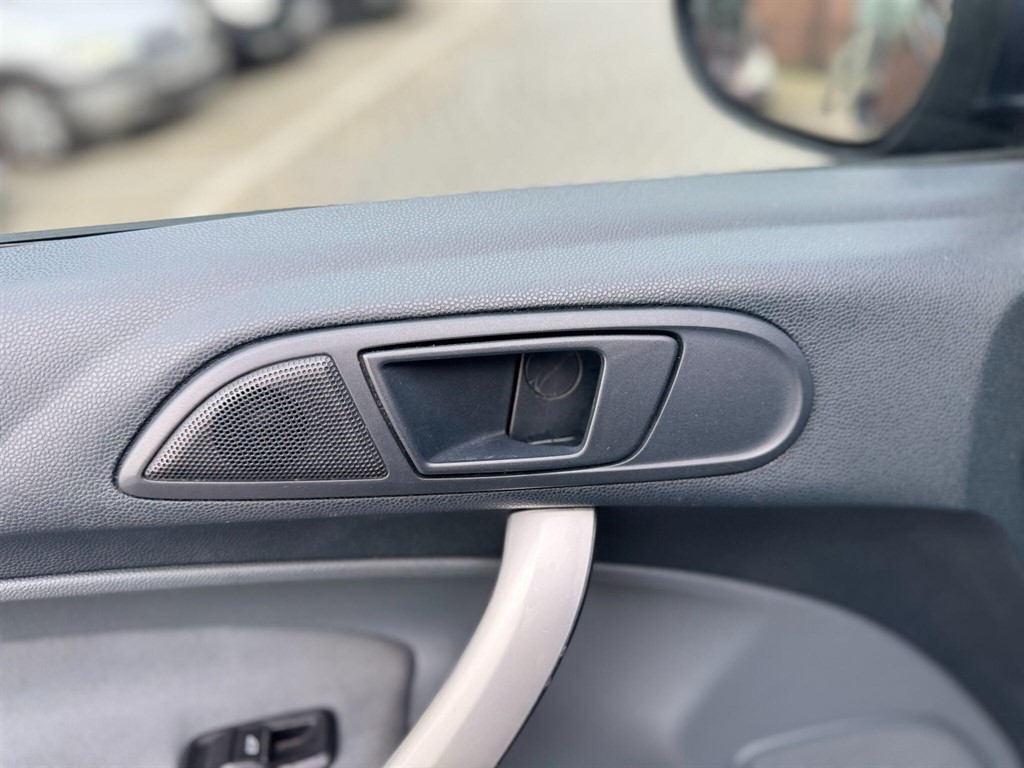 Used Ford Fiesta 2010 for sale - 76079540: Photo 33