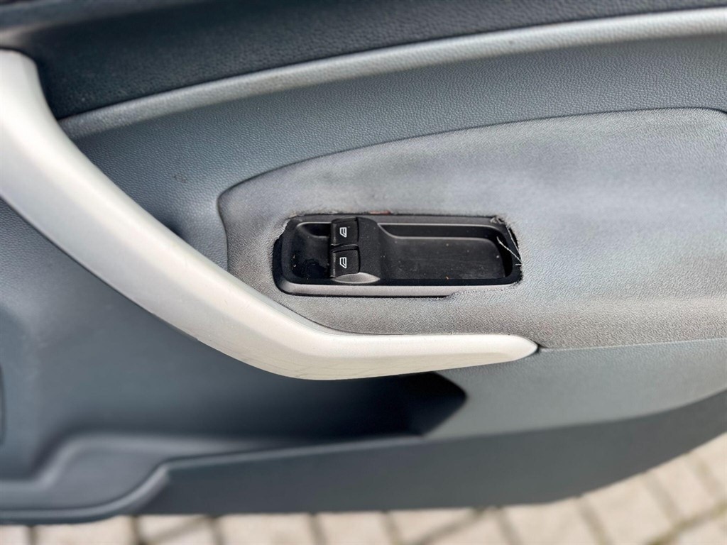 Used Ford Fiesta 2010 for sale - 76079540: Photo 34