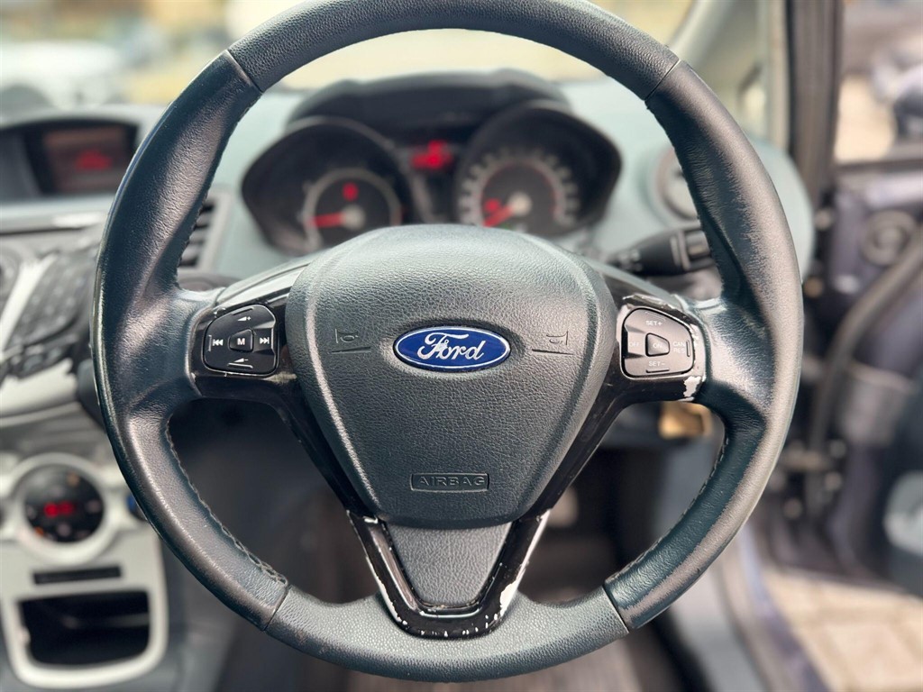 Used Ford Fiesta 2010 for sale - 76079540: Photo 9