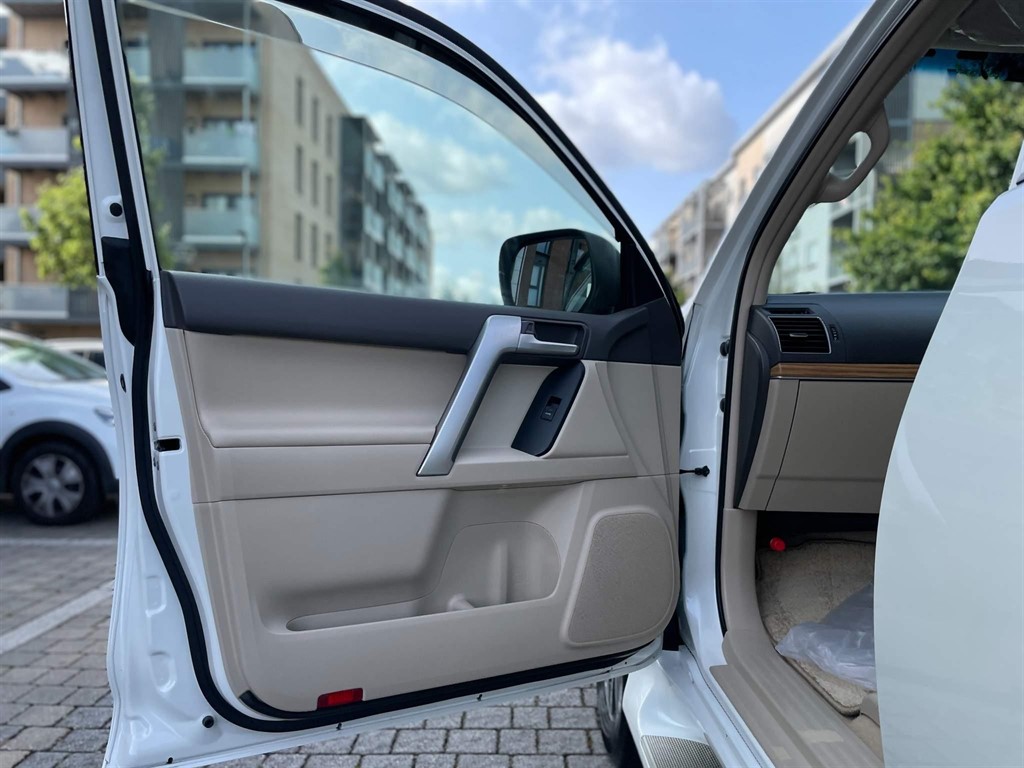 Used Toyota Land Cruiser 2023 for sale - 76704677: Photo 17