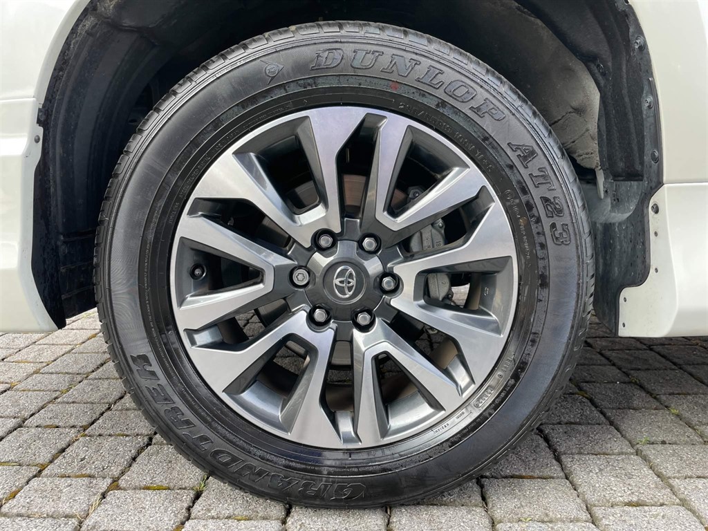 Used Toyota Land Cruiser 2023 for sale - 76704677: Photo 64