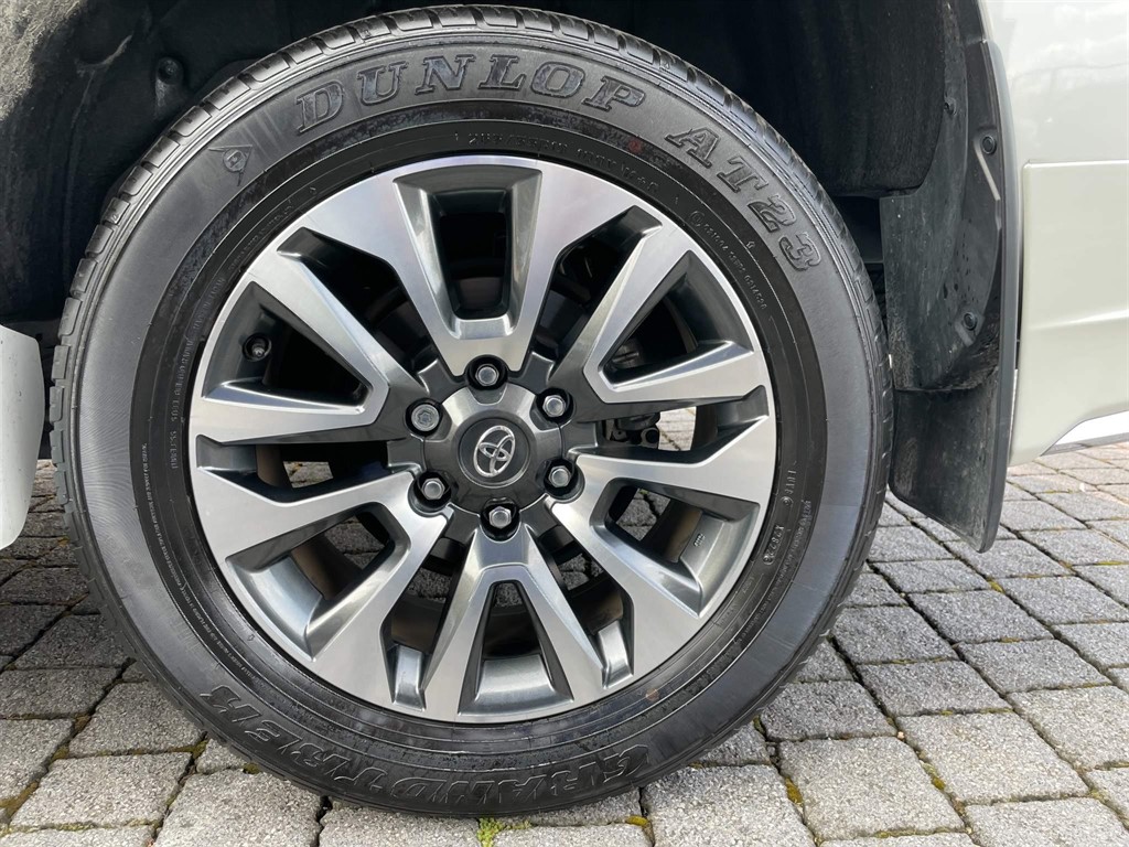 Used Toyota Land Cruiser 2023 for sale - 76704677: Photo 65