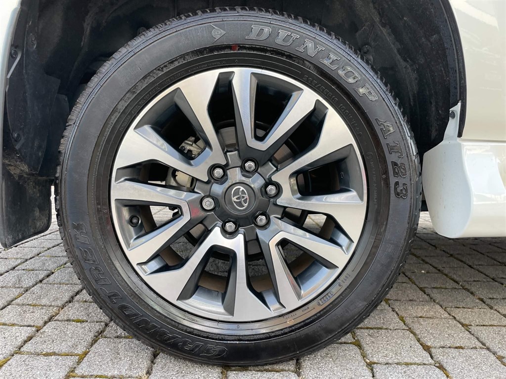 Used Toyota Land Cruiser 2023 for sale - 76704677: Photo 67