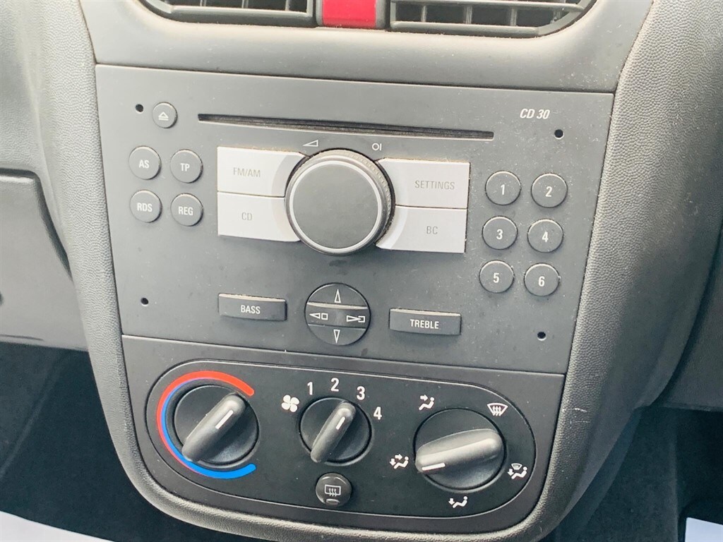 Used Vauxhall Corsa 2005 for sale - 77373275: Photo 31