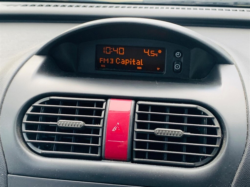 Used Vauxhall Corsa 2005 for sale - 77373275: Photo 35