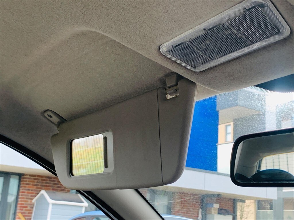 Used Vauxhall Corsa 2005 for sale - 77373275: Photo 41