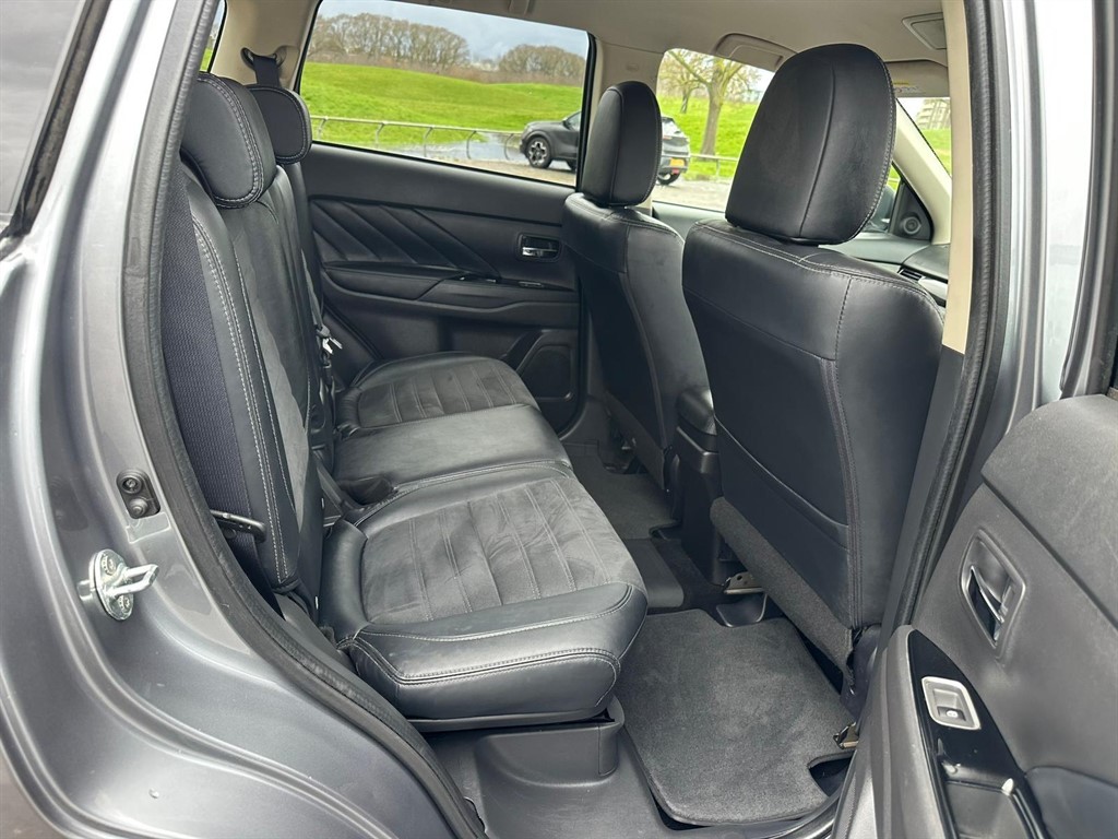 Used Mitsubishi Outlander 2016 for sale - 77499876: Photo 17