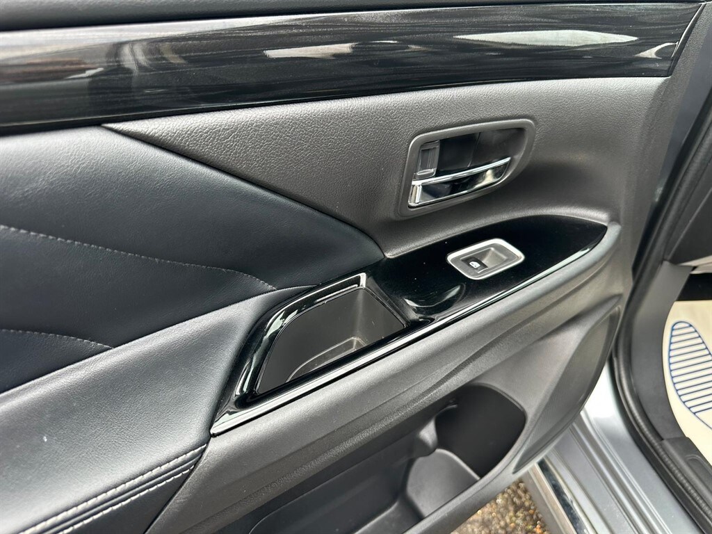 Used Mitsubishi Outlander 2016 for sale - 77499876: Photo 25