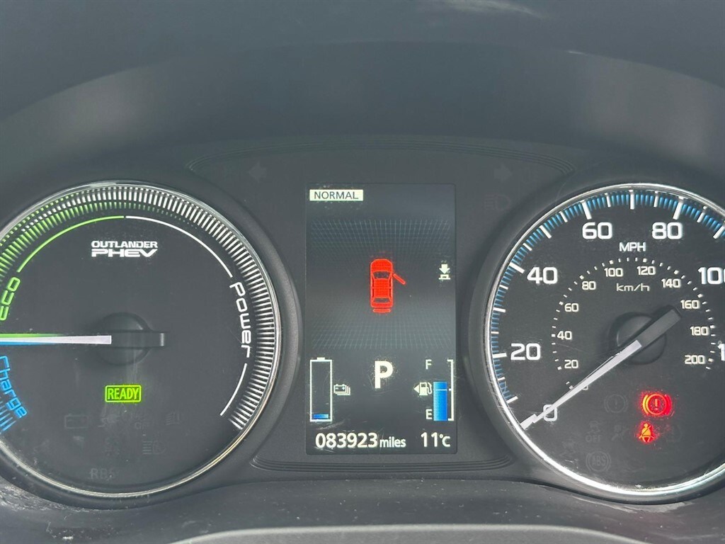 Used Mitsubishi Outlander 2016 for sale - 77499876: Photo 36