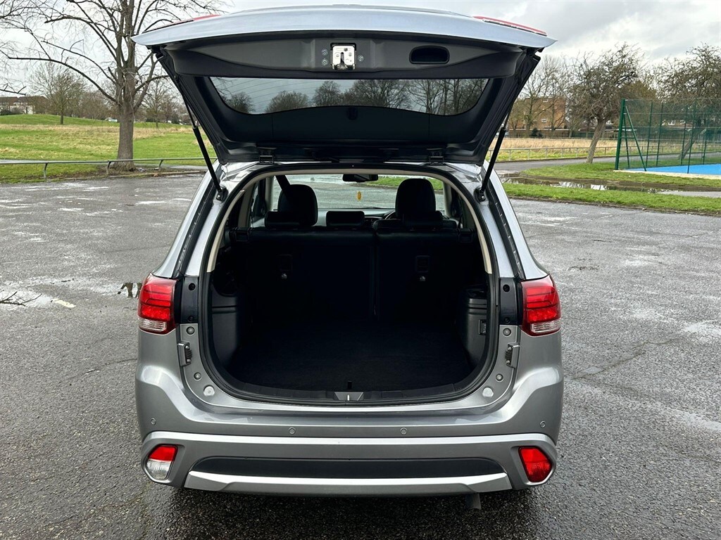 Used Mitsubishi Outlander 2016 for sale - 77499876: Photo 39