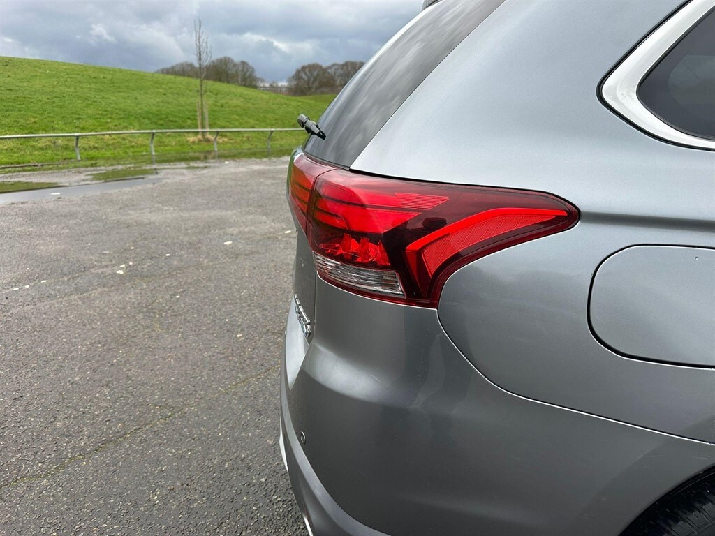 Used Mitsubishi Outlander 2016 for sale - 77499876: Photo 44