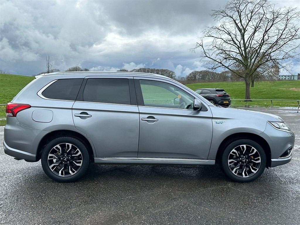 Used Mitsubishi Outlander 2016 for sale - 77499876: Photo 9