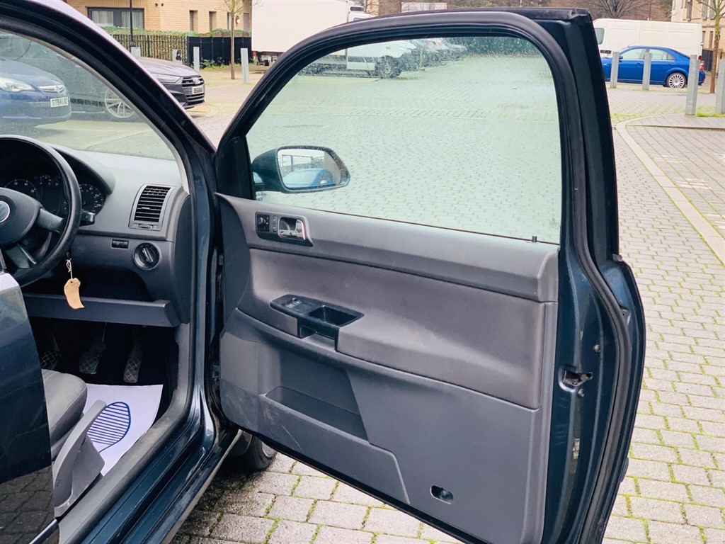 Used Volkswagen Polo 2005 for sale - 77274617: Photo 28