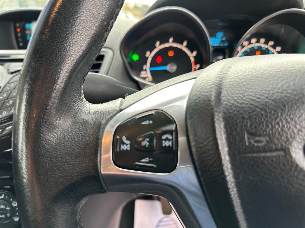 Used Ford Fiesta 2015 for sale - 76404915: Photo 38