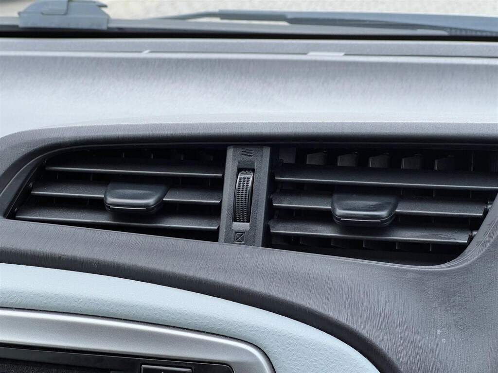 Used Toyota Yaris 2014 for sale - 78148887: Photo 42