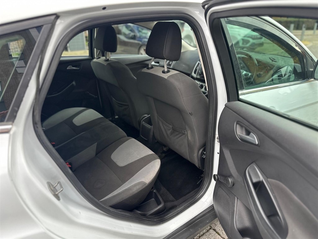 Used Ford Focus 2012 for sale - 76435030: Photo 30