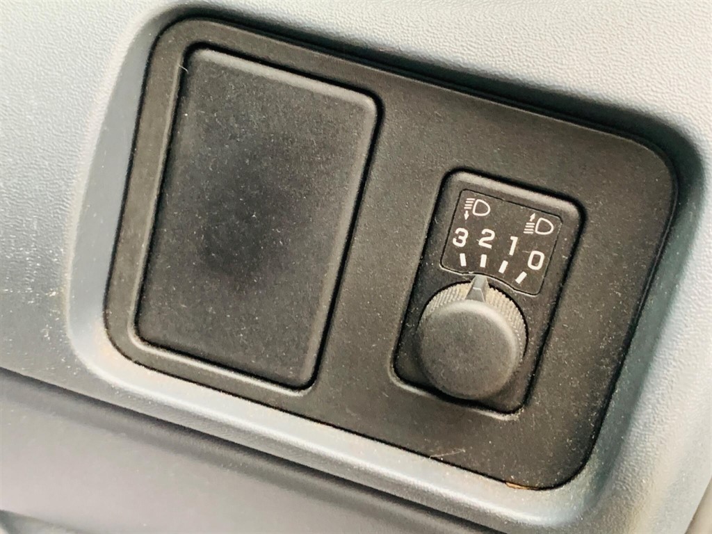 Used Nissan Almera 2005 for sale - 77300744: Photo 19