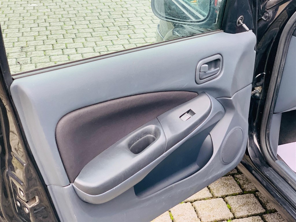 Used Nissan Almera 2005 for sale - 77300744: Photo 23