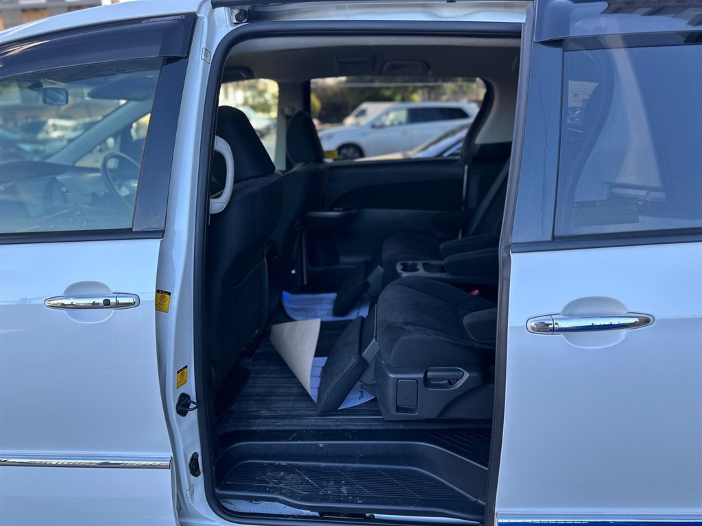 Used Toyota Estima 2013 for sale - 76086910: Photo 14