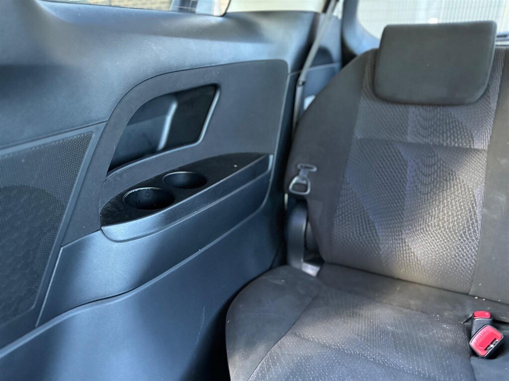 Used Toyota Estima 2013 for sale - 76086910: Photo 25