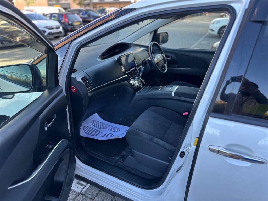 Used Toyota Estima 2013 for sale - 76086910: Photo 32