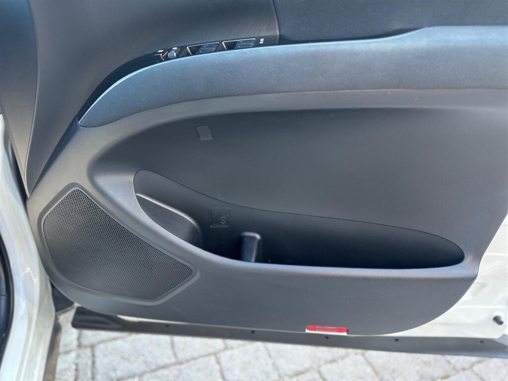 Used Toyota Estima 2013 for sale - 76086910: Photo 35