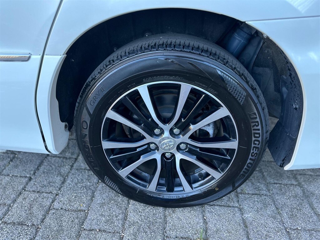 Used Toyota Estima 2013 for sale - 76086910: Photo 47