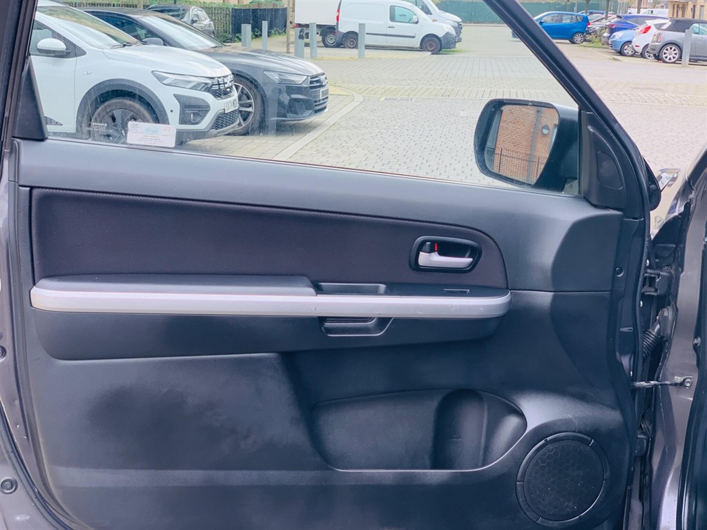 Used Suzuki Grand Vitara 2011 for sale - 77928004: Photo 38