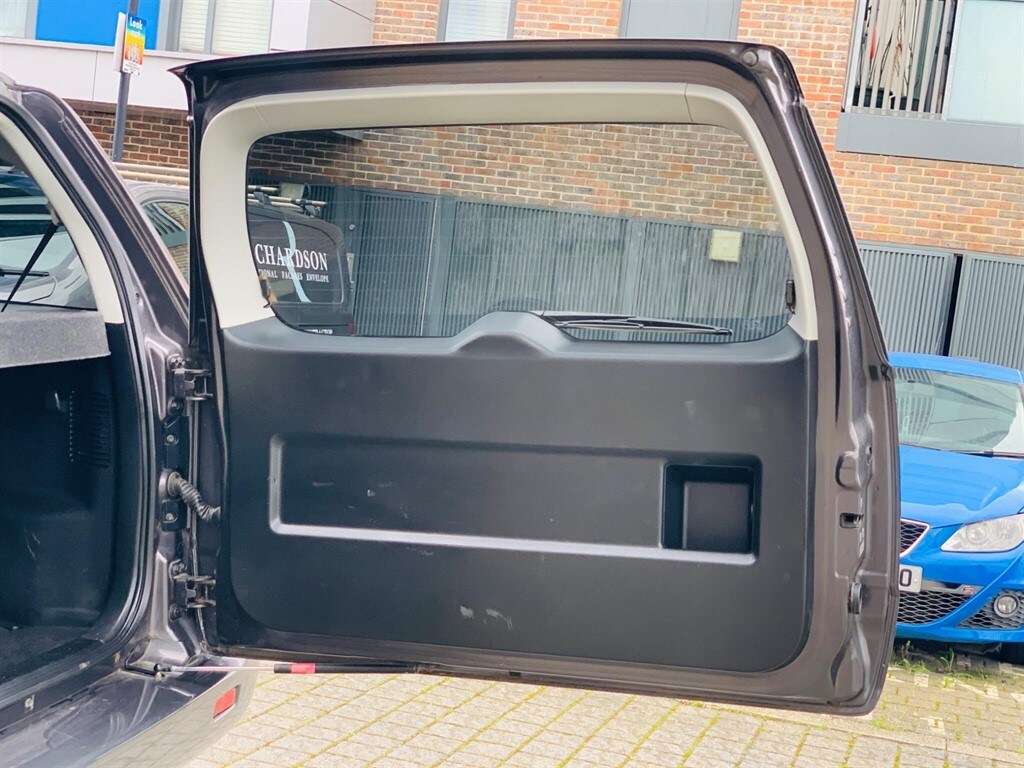 Used Suzuki Grand Vitara 2011 for sale - 77928004: Photo 55