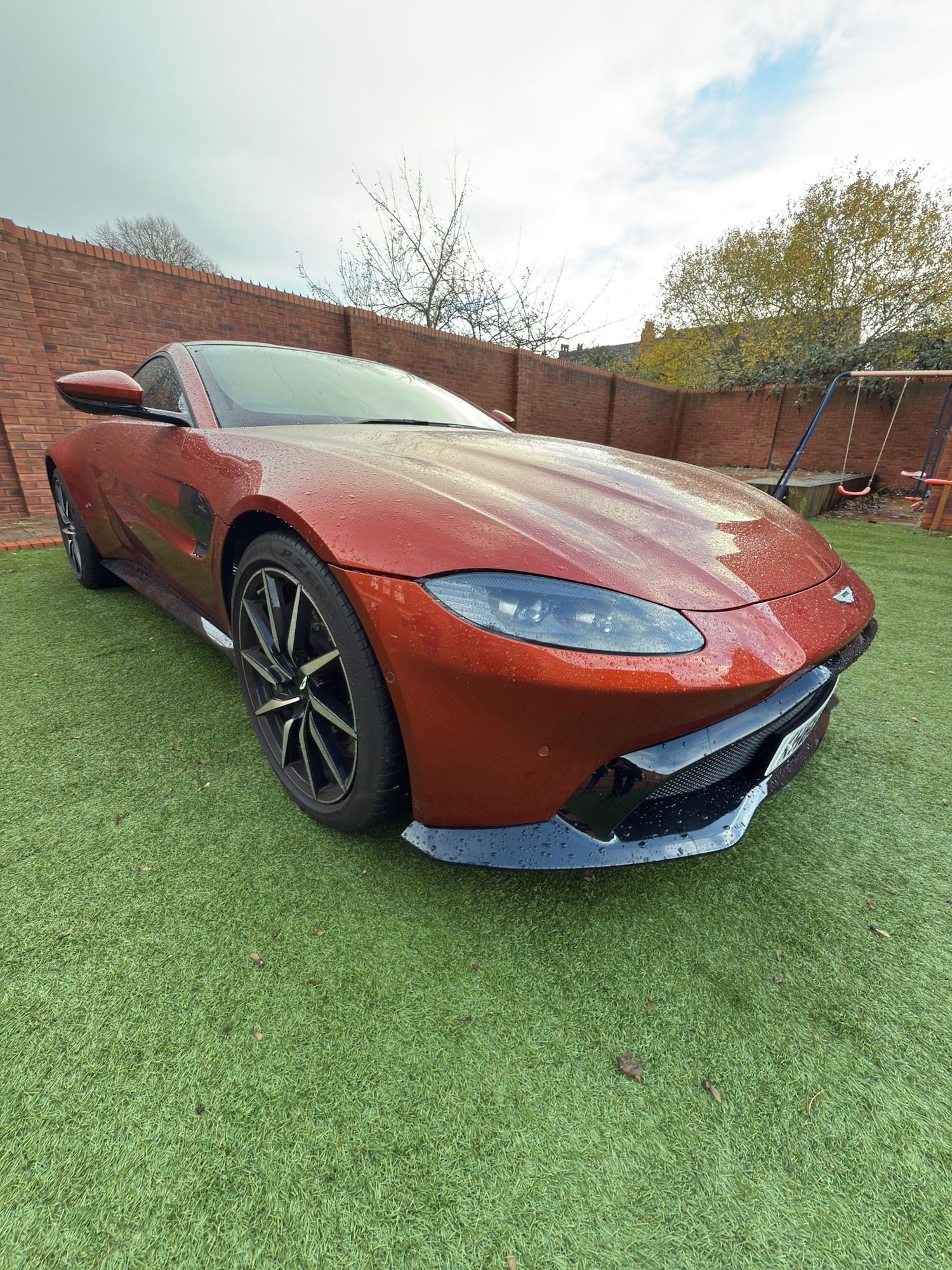 Used Aston Martin Vantage 2018 for sale - 76853554: Photo 1