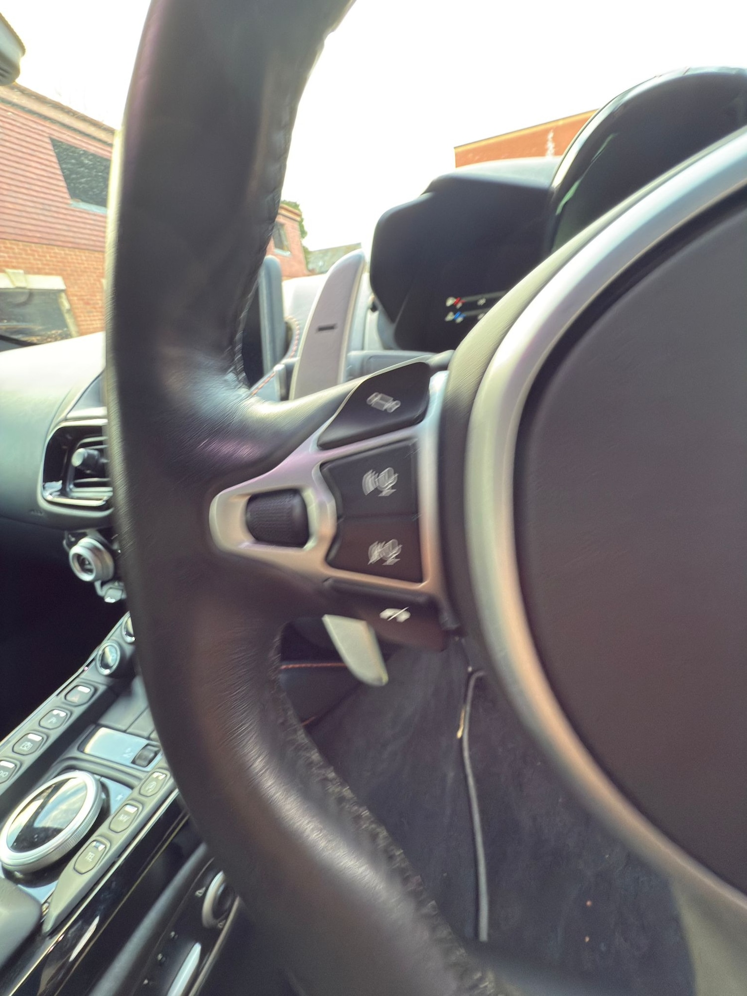 Used Aston Martin Vantage 2018 for sale - 76853554: Photo 11