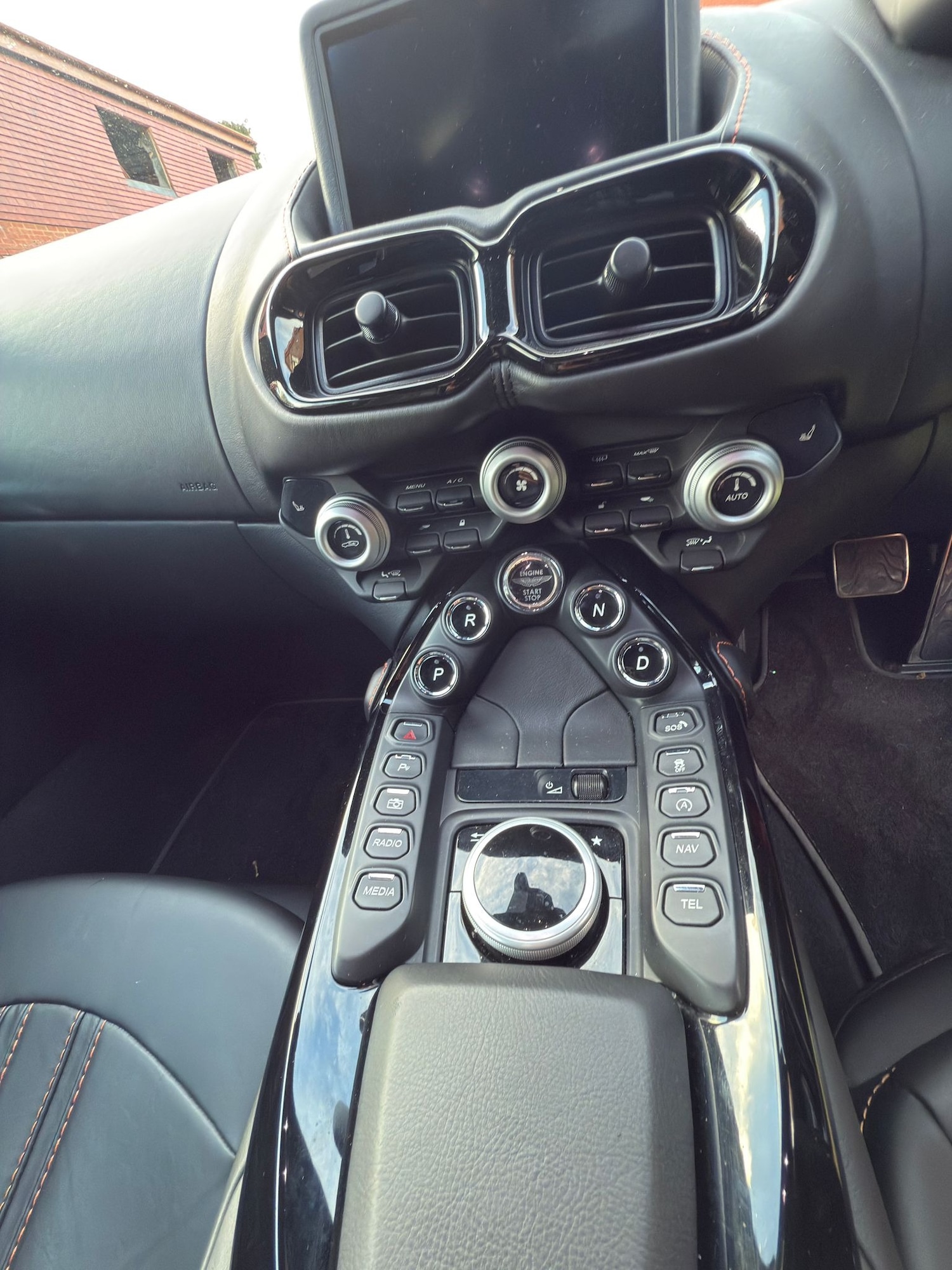 Used Aston Martin Vantage 2018 for sale - 76853554: Photo 13