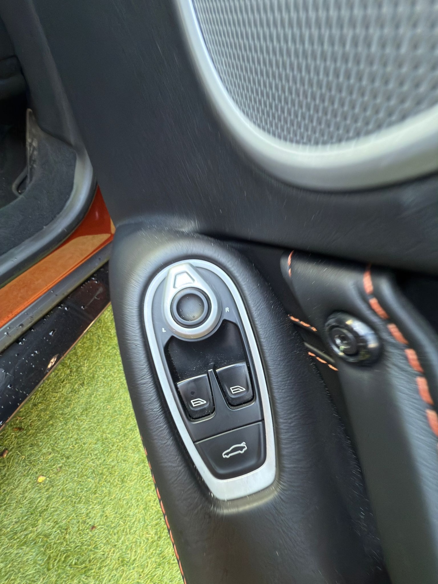 Used Aston Martin Vantage 2018 for sale - 76853554: Photo 14