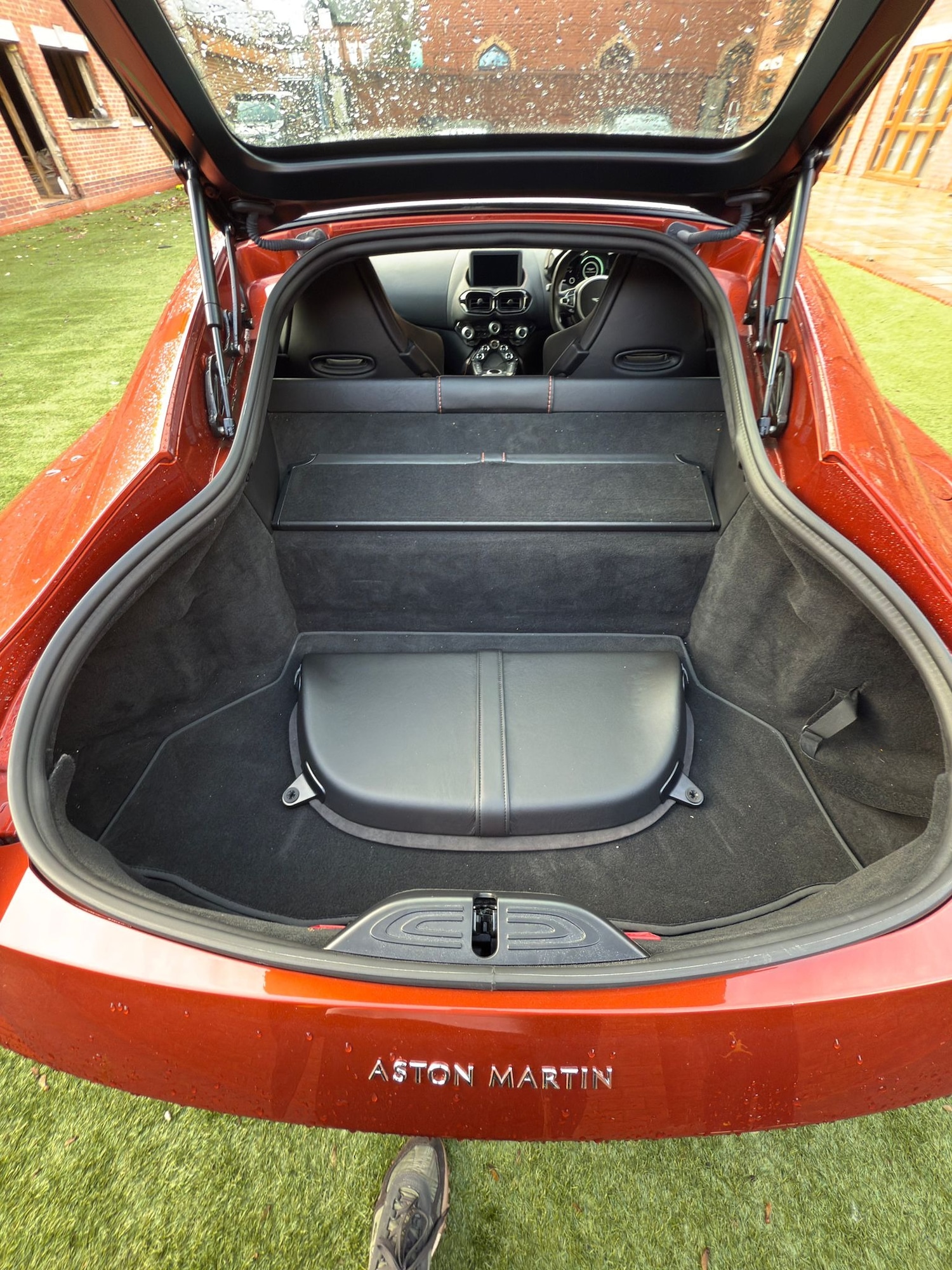 Used Aston Martin Vantage 2018 for sale - 76853554: Photo 15